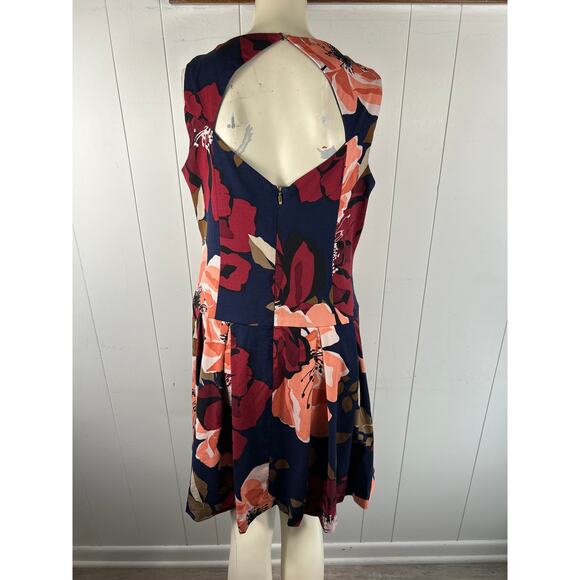 Trina Turk Devoted Floral-Print Pleated Sleeveless Dress, Multi. Size 14 - Picture 4 of 9